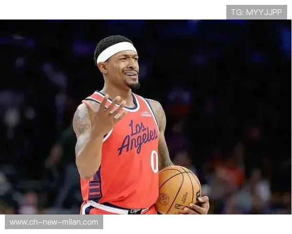 3胜3负西部第九!快船休赛期补强成笑话,保罗大洛低效,比尔遭雪藏