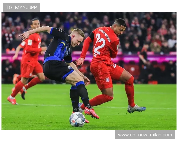 拜仁莱万中路支点回做队友推射入网